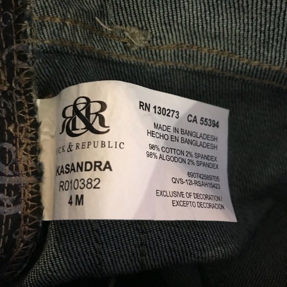 👖ROCK & REPUBLIC BOOTCUT JEANS SIZE 4M - NWT👖 - Picture 7 of 8